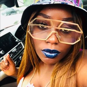 Meet your Posher, Latesha